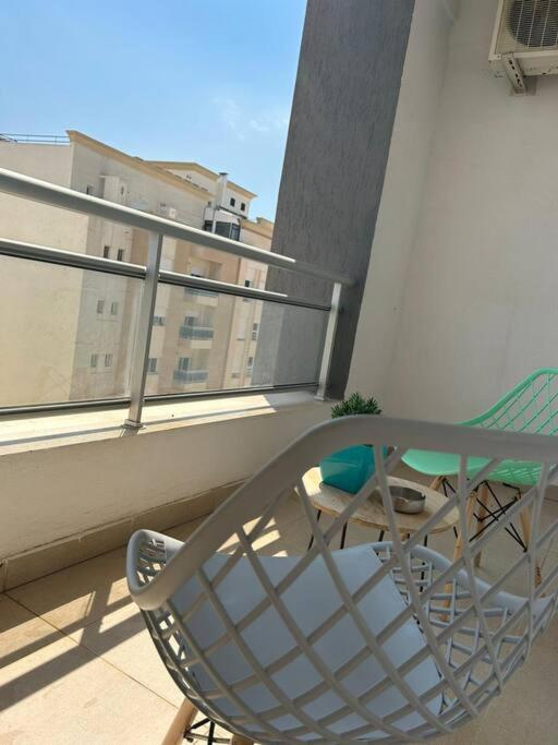 Cosy Et Spacieux, Avec Balcon 艾尔亚奈 外观 照片